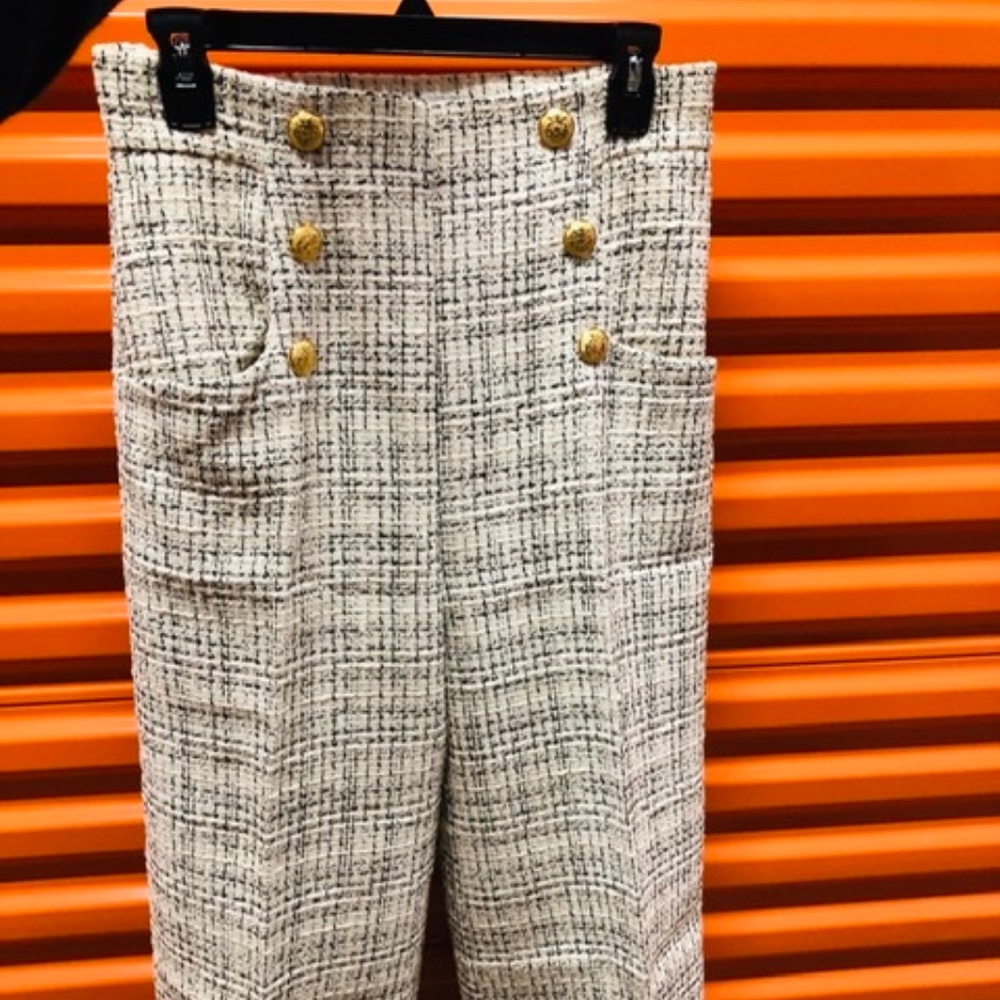 New! ZARA Tweed Gold Button Capri Pants, M